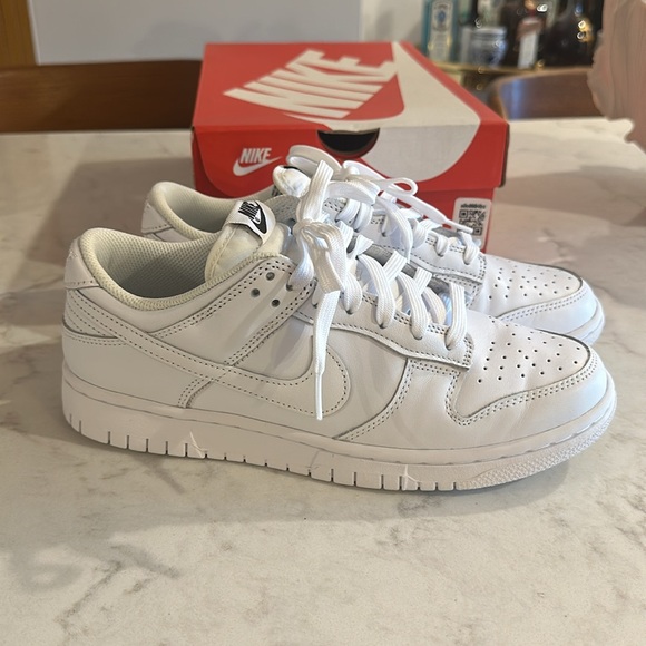Women’s Nike dunk low white sz 9 - Picture 3 of 6